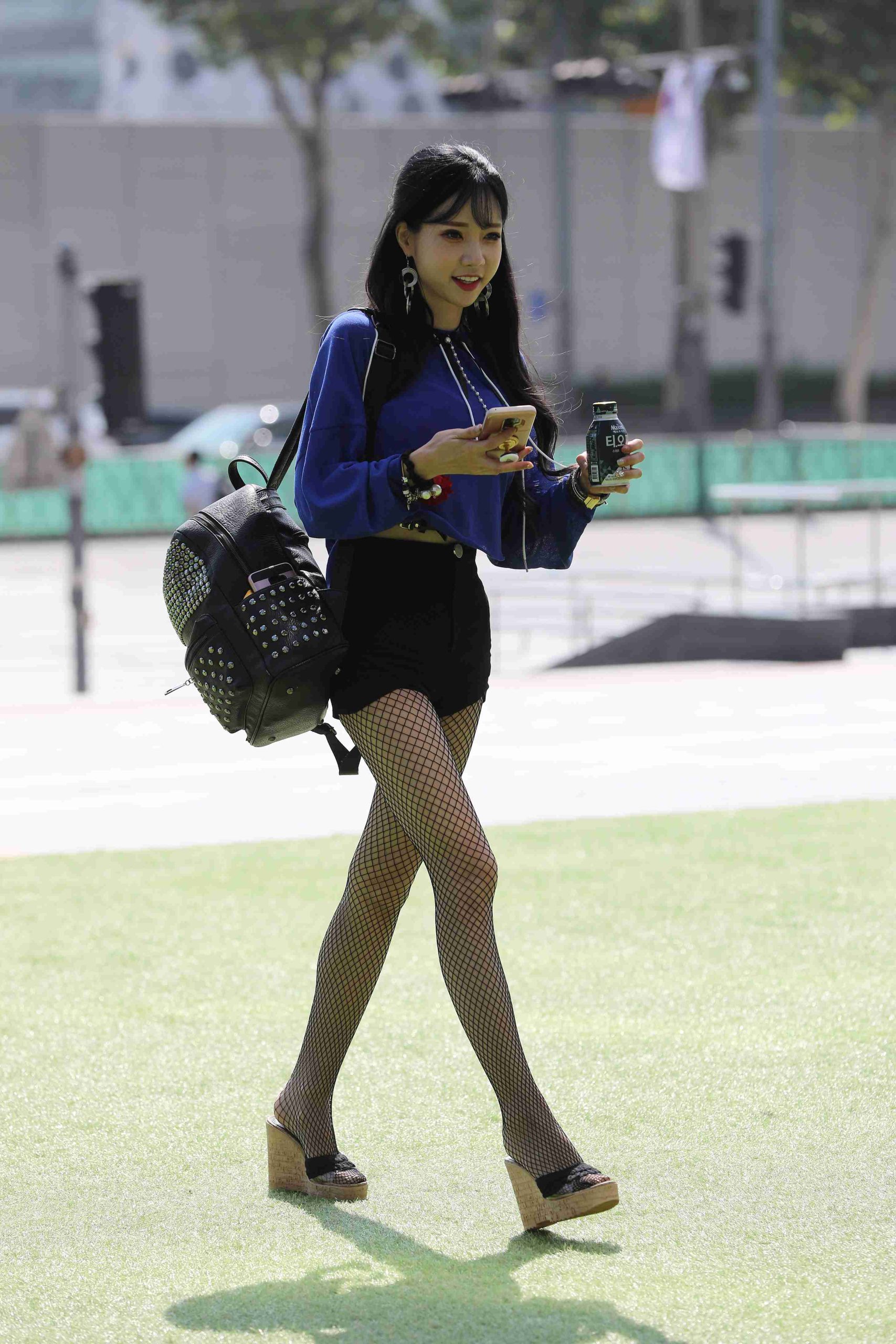 图片[2]-精选街拍作品 NO.3709 黑色热裤凉高美脚[150P／229MB]-学姐图