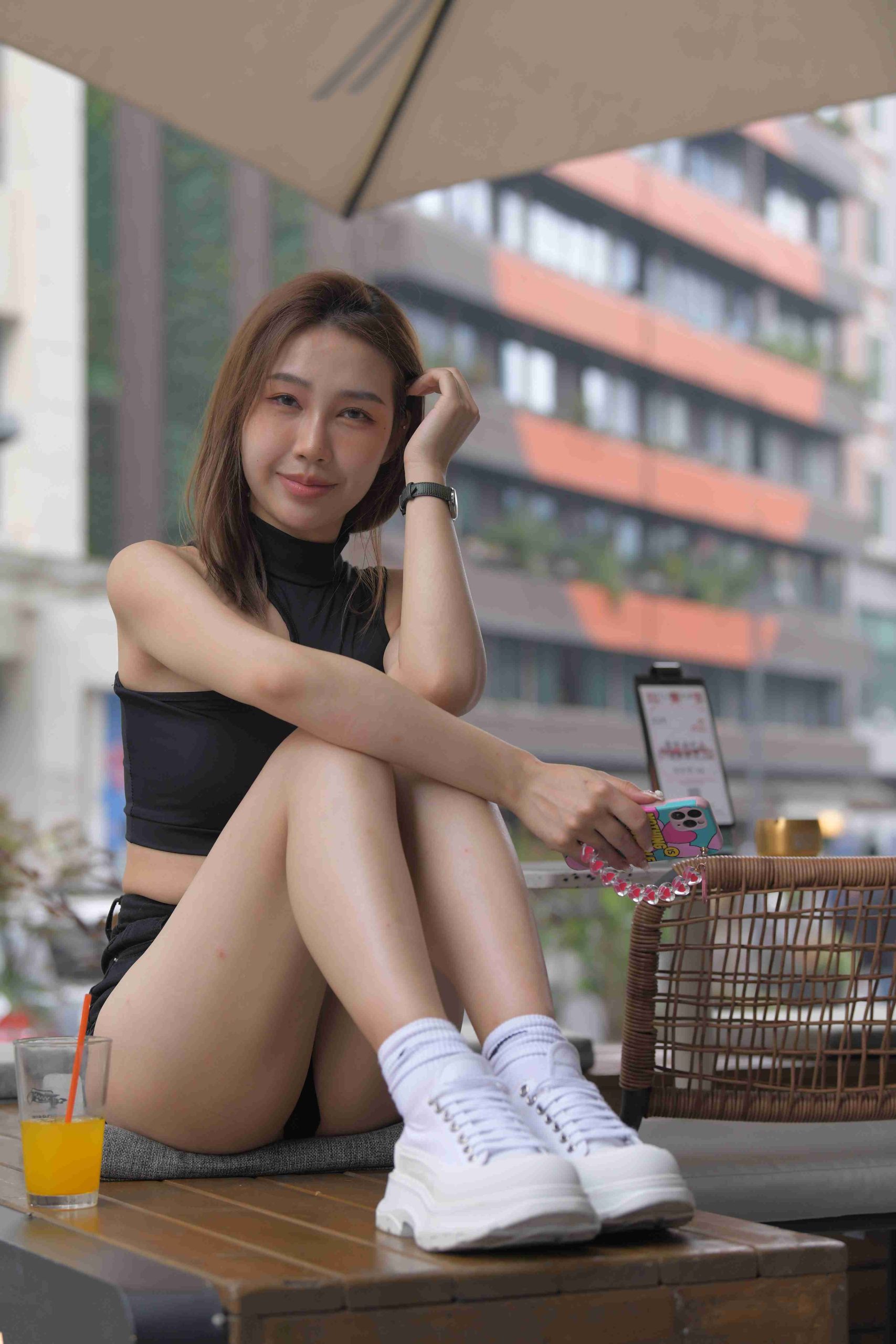 图片[2]-精选街拍作品 NO.3717 一始街拍作品 – 黑色牛仔热裤美女[687P／1.15GB]-学姐图