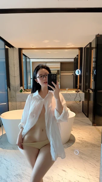 VMi.412 俏妞 [更新至 109期]-学姐图