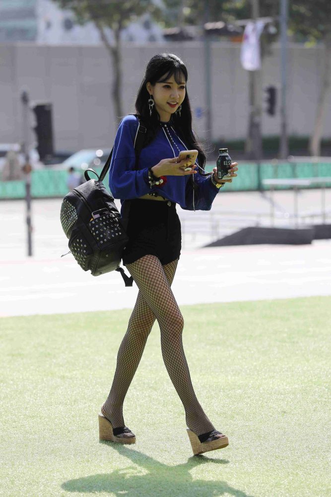 精选街拍作品 NO.3709 黑色热裤凉高美脚[150P／229MB]-学姐图