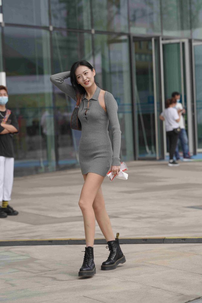 精选街拍作品 NO.3704 皮靴包臀裙[69P／206MB]-学姐图