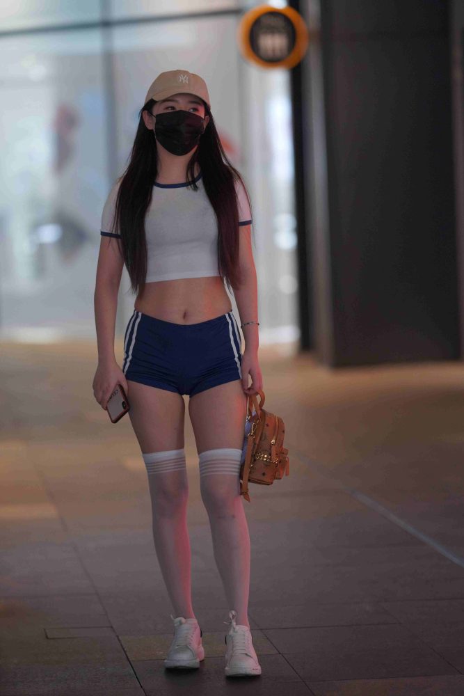 精选街拍作品 NO.3697 青春气息蓝白搭配[87P／256MB]-学姐图