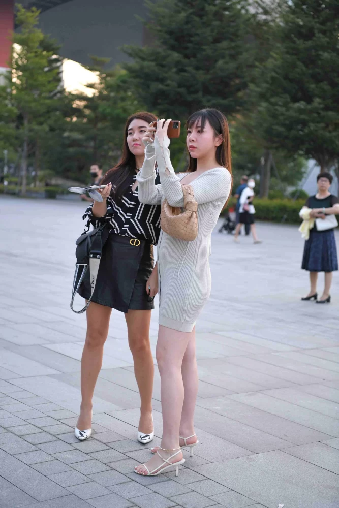 精选街拍作品 NO.3724 灰色紧身包臀裙[189P／622MB]-学姐图