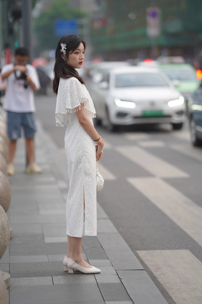 精选街拍作品 NO.3754 蕾丝旗袍-学姐图