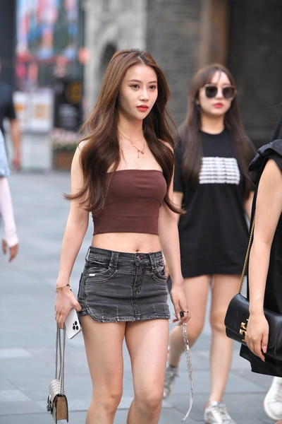 精选街拍作品 NO.3792 黑色热裤美腿凉高-学姐图