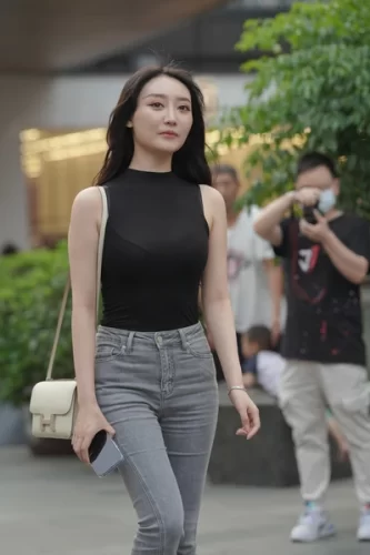 精选街拍作品 NO.3802 性感牛仔裤女友-学姐图