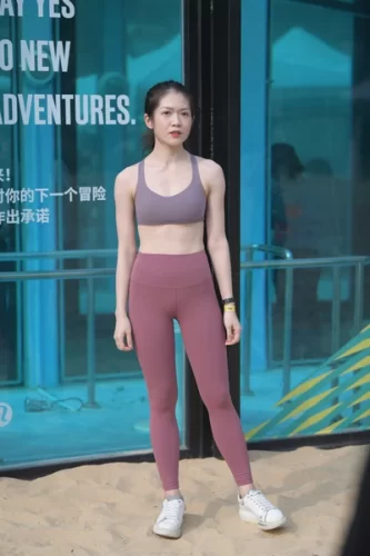 精选街拍作品 NO.3988 甜美粉色瑜伽-学姐图