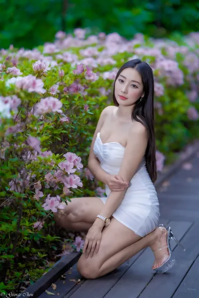 台湾腿模 吴小葵 纯白小礼服 高跟美腿外拍-学姐图